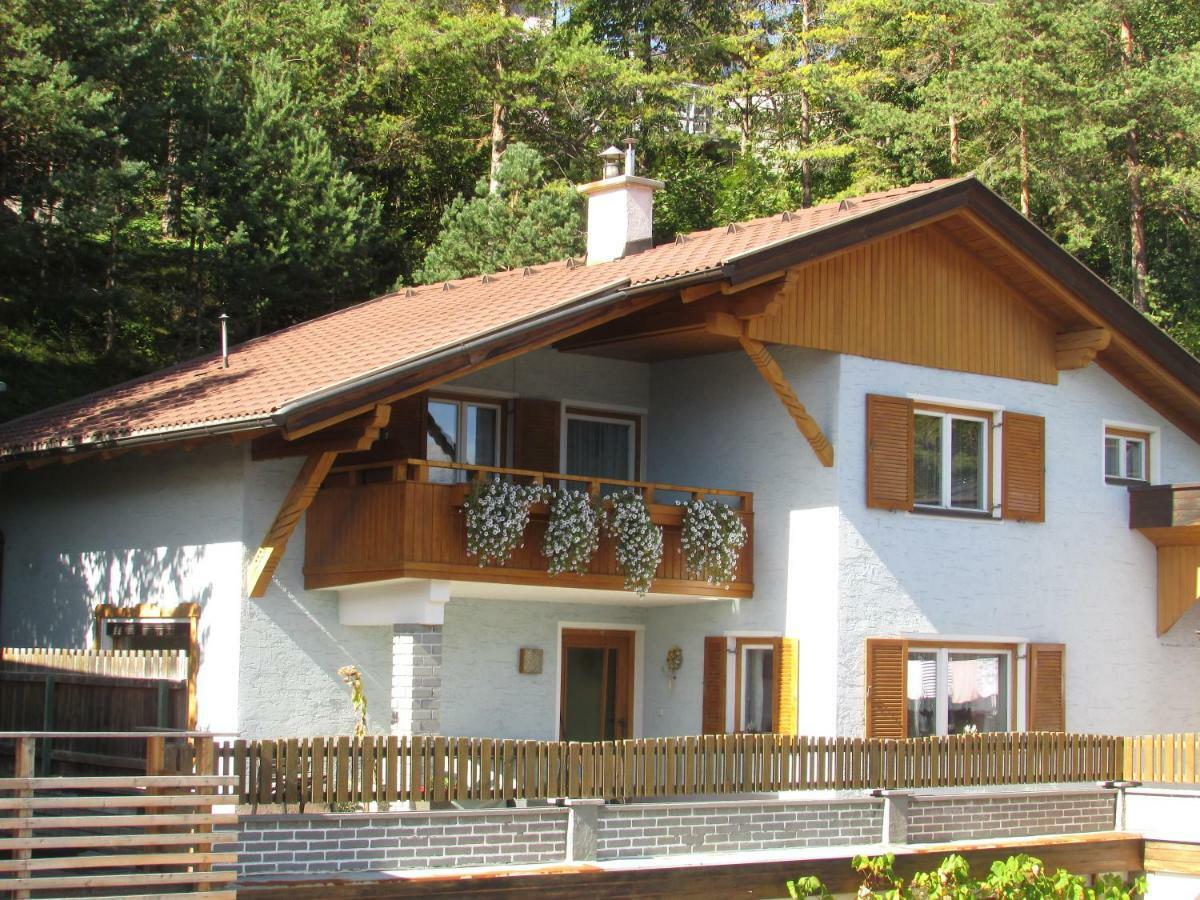 Ferienhaus Tschenett 伊姆斯特 外观 照片